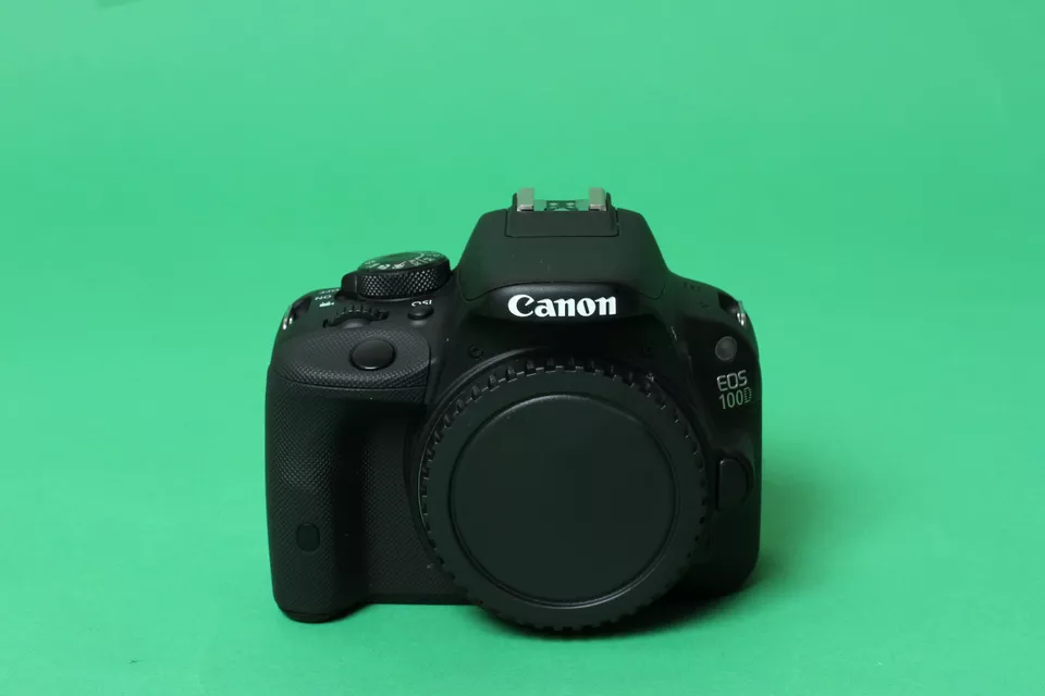 canon eos 100d 18.0mp dslr camera með 18 55mm kit linsu canon eos 100d 18.0mp dslr camera með 18 55mm kit linsu