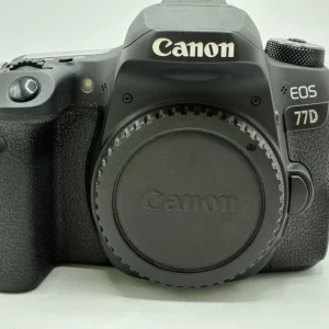 Canon EOS 77D DSLR vél í frábæru standi, aðeins 3.024 smellir, í kassa