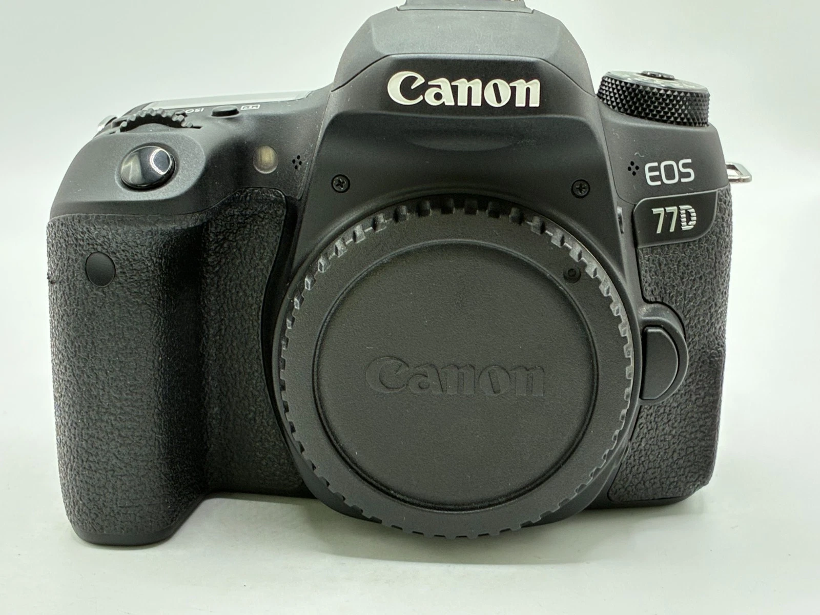 Canon EOS 77D DSLR vél í frábæru standi, aðeins 3.024 smellir, í kassa