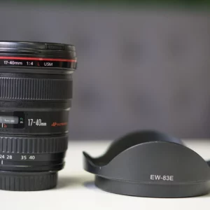 Canon EF 17-40mm f/4 L USM víðlinsa